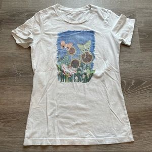 t-shirt size small